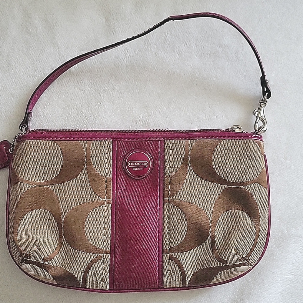 Coach Signature C Small Wristlet Wallet